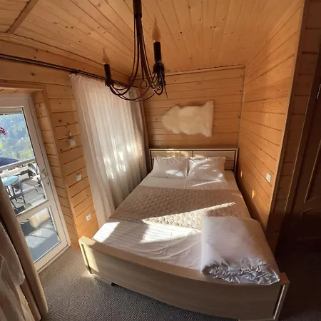 порядна ґаздиня Hotel Yaremche