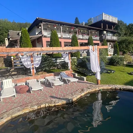 порядна ґаздиня Hotel