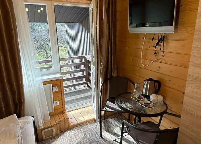 порядна ґаздиня Hotel Yaremche